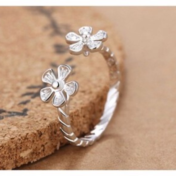 925 Sterling Silver Twist Petal Toe Rings Double Flower Wishbone Open Resizable - Picture 3 of 8